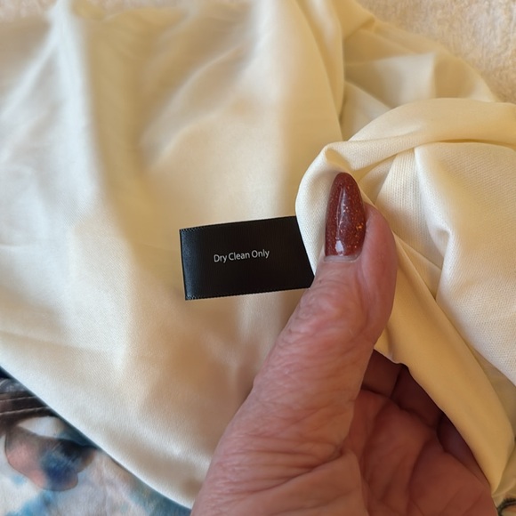 BOSTON PROPER BEAUTY!! Worn once- no flaws- Maxi dress that enhances your figure - Picture 7 of 8